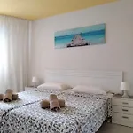 Torres De Yomely Playa Americas 公寓 *